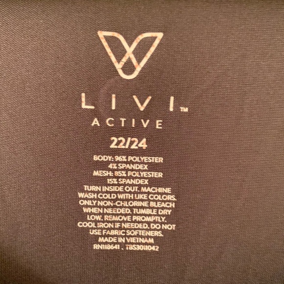 Livi Active Work Out Tank w/ mesh overlay 22/24 - Picture 5 of 5